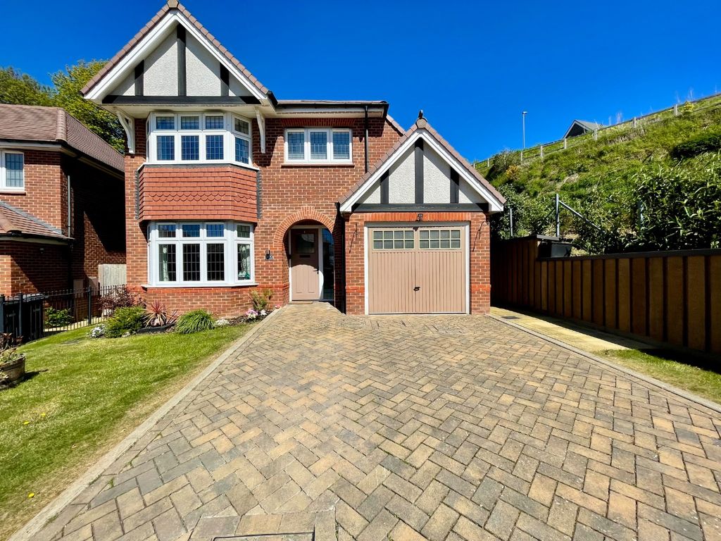 Property photo 1 of 20 5033831