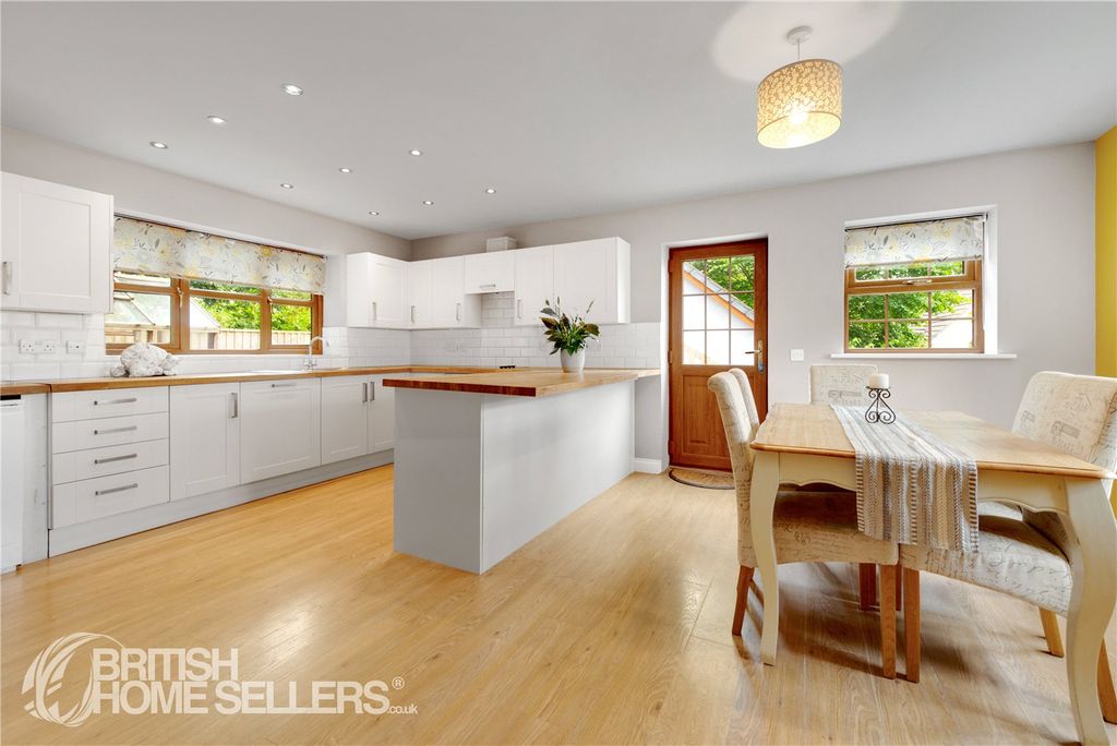 Property photo 2 of 15 Picture No. 08