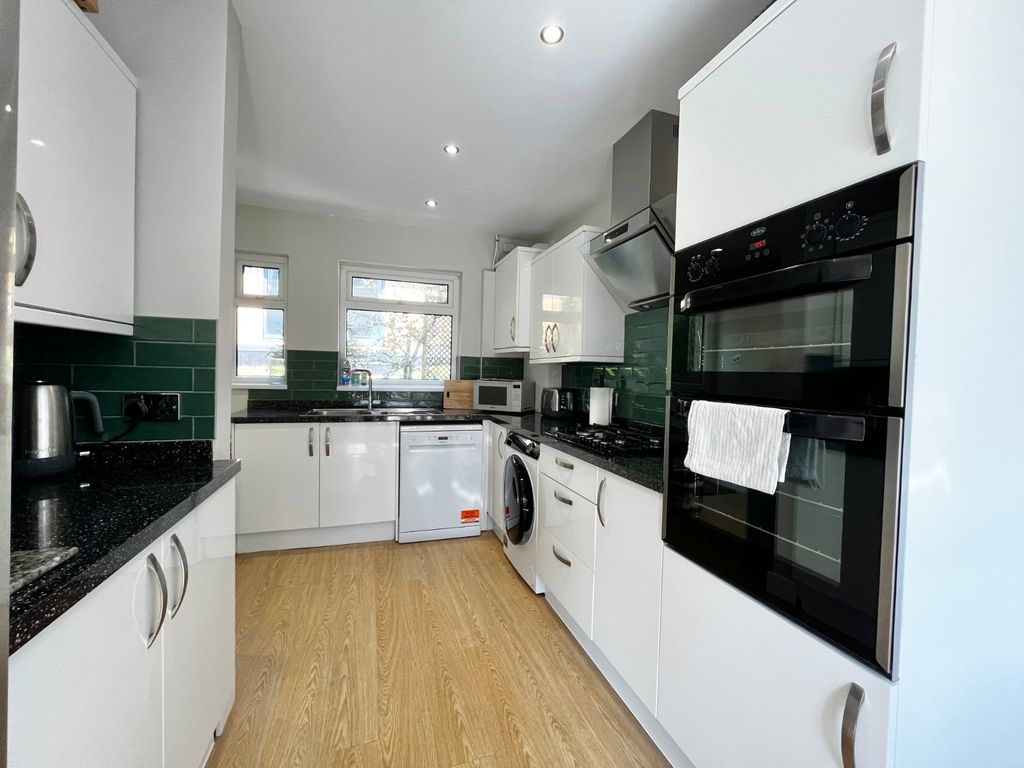 Property photo 2 of 16 Picture No. 10