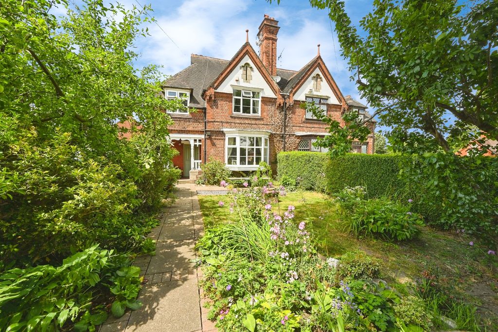 Property photo 2 of 19