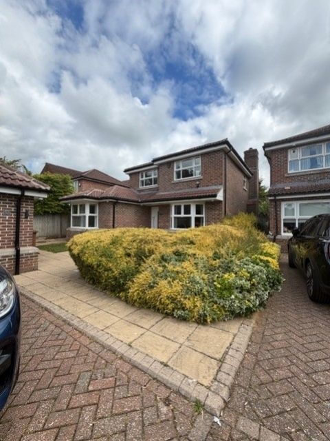 Property photo 1 of 13 Wendover 14