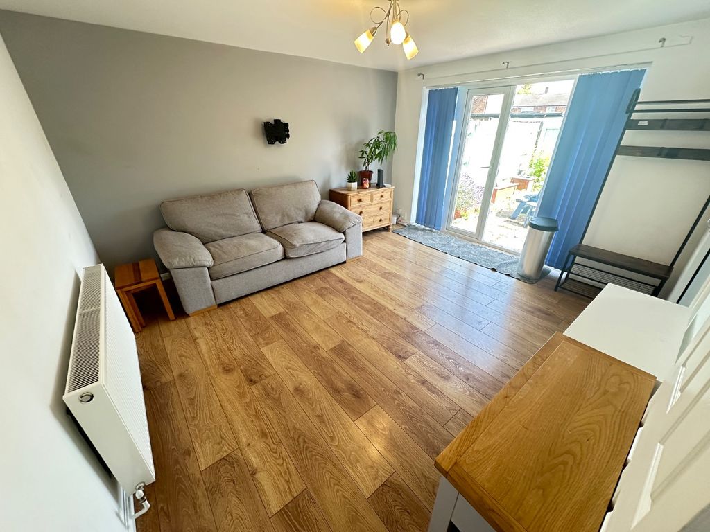 Property photo 2 of 8 5266043