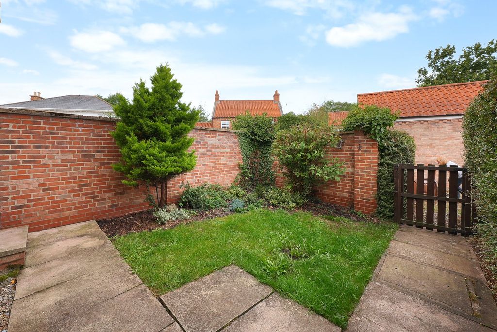 Property photo 2 of 21 Picture No. 33