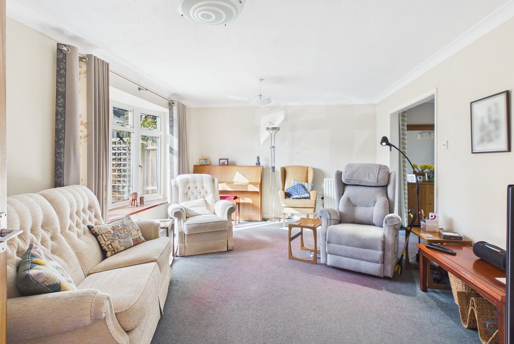 Property photo 2 of 20 Cam02519G0-Pr0392-Still013