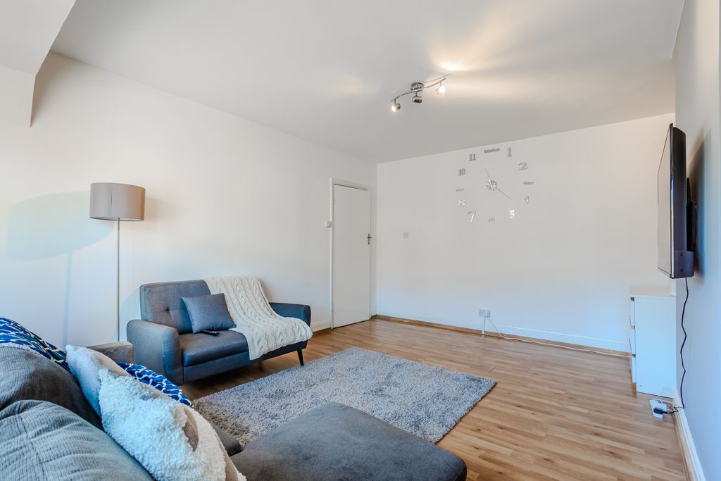 Property photo 3 of 21