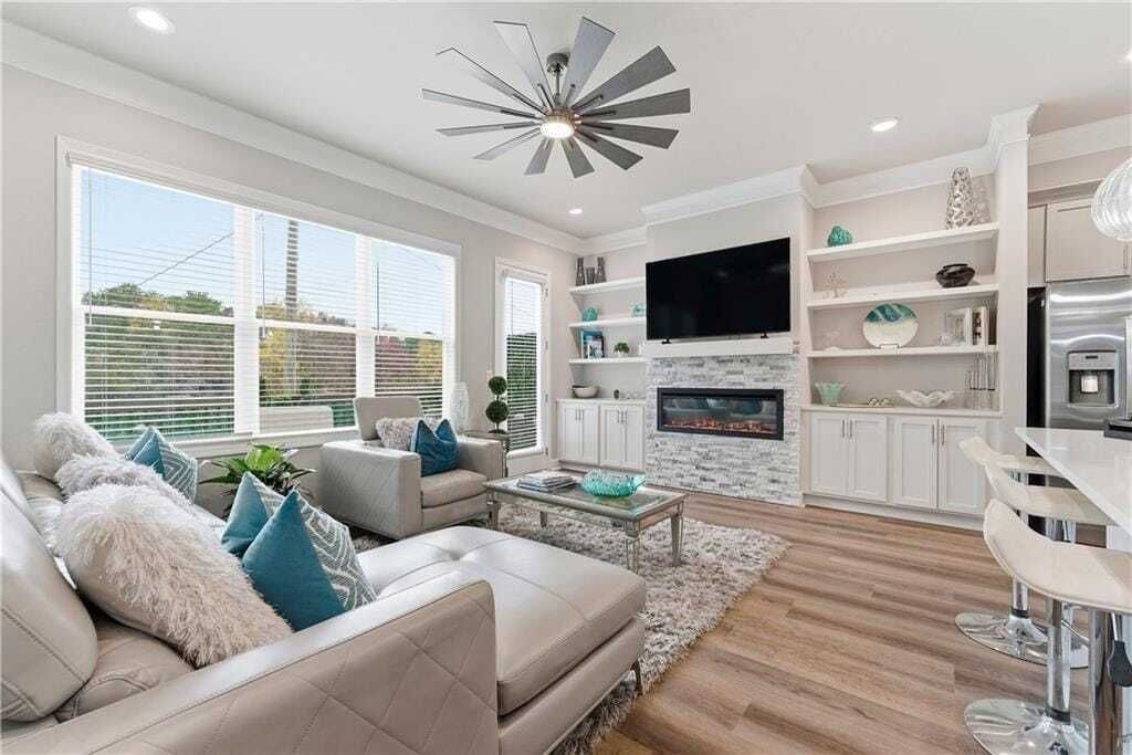 Property photo 1 of 31