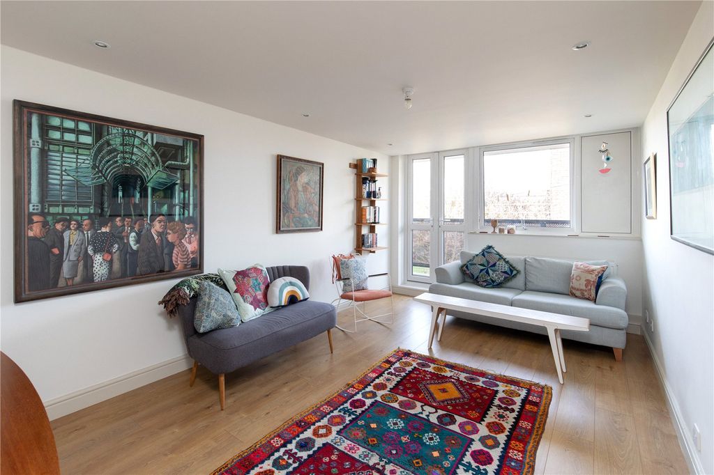 Property photo 2 of 14 Reception