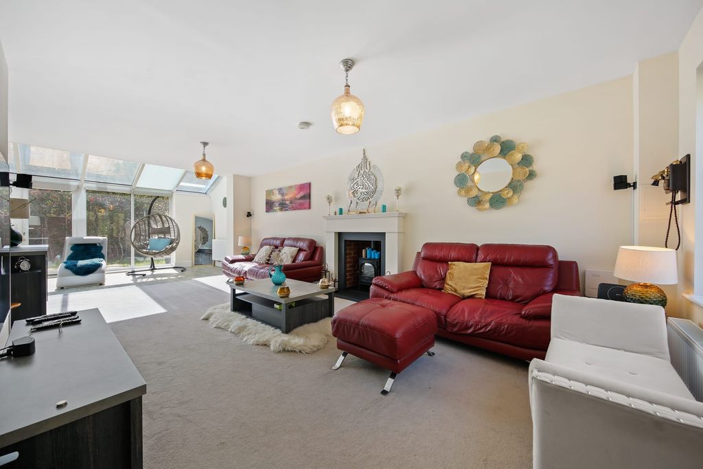 Property photo 1 of 27