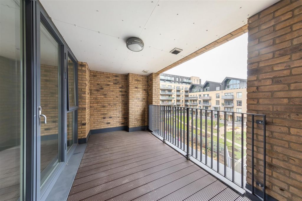 Property photo 3 of 19