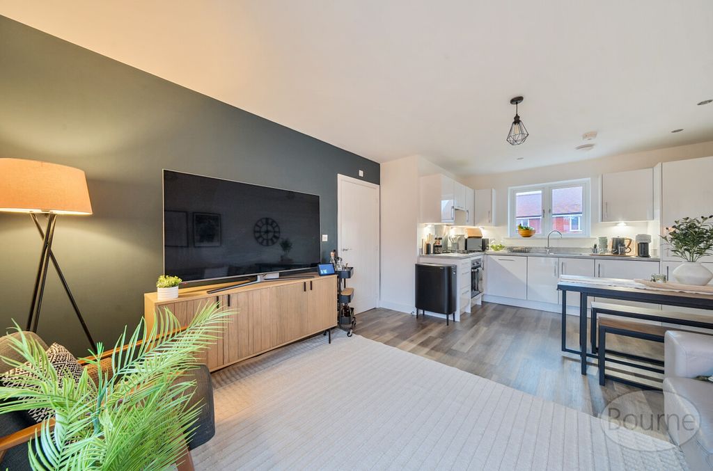 Property photo 2 of 18 F538Ab0d-1B87-430...