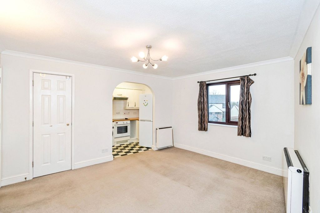 Property photo 3 of 14 Photo