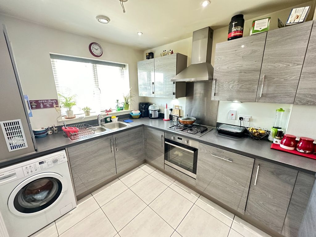 Property photo 3 of 14 3300153