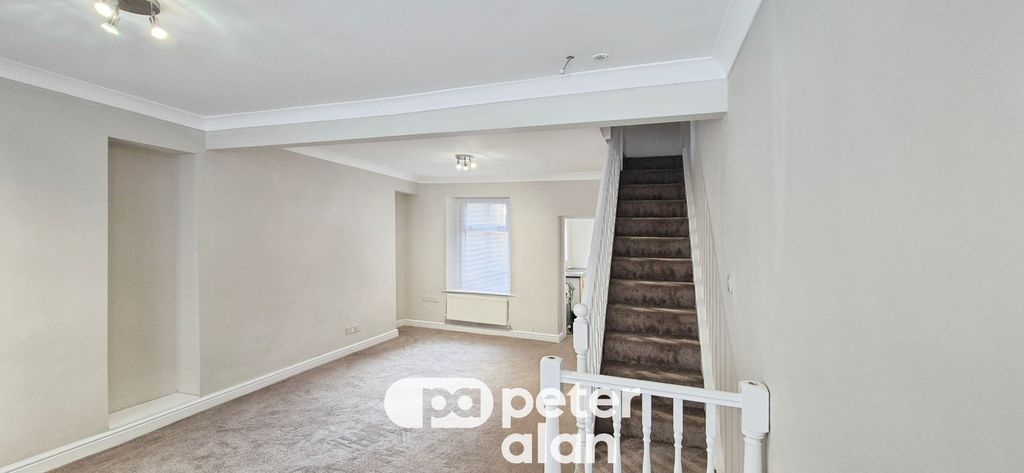 Property photo 3 of 12 Image