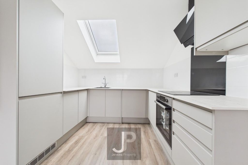 Property photo 3 of 10 Cam01632G0-Pr0203-Still005.Jpg