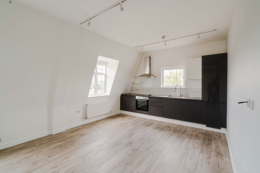 Property photo 1 of 14 9