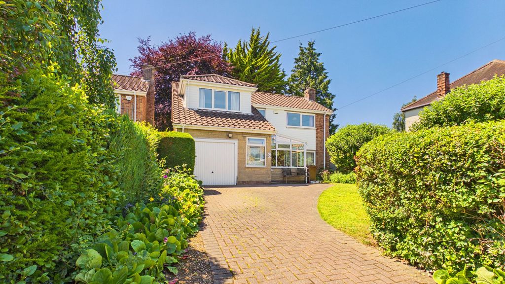 Property photo 2 of 26