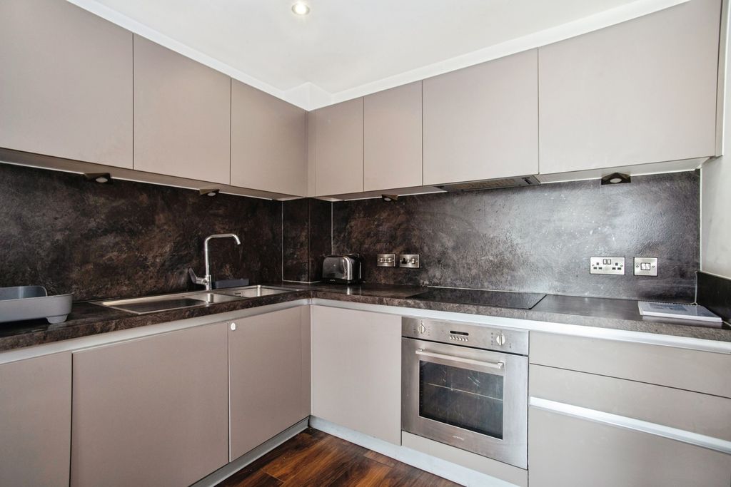 Property photo 3 of 15 Pbox-Img.Jpg