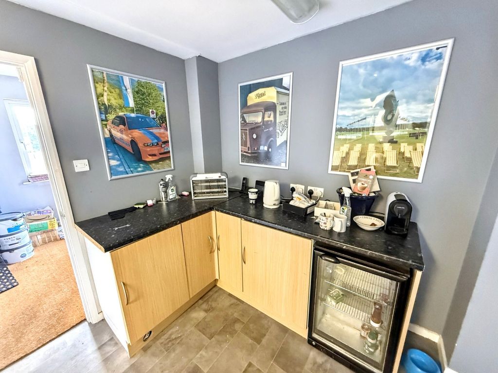 Property photo 2 of 11 Picture No. 01