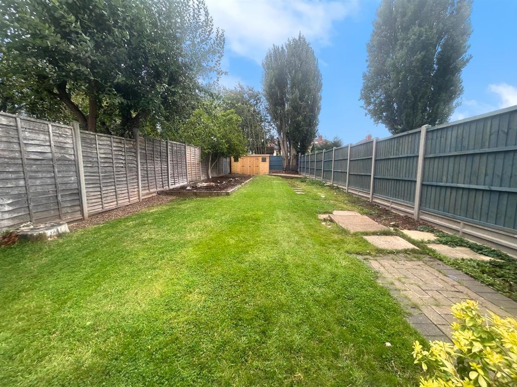 Property photo 2 of 17 Garden