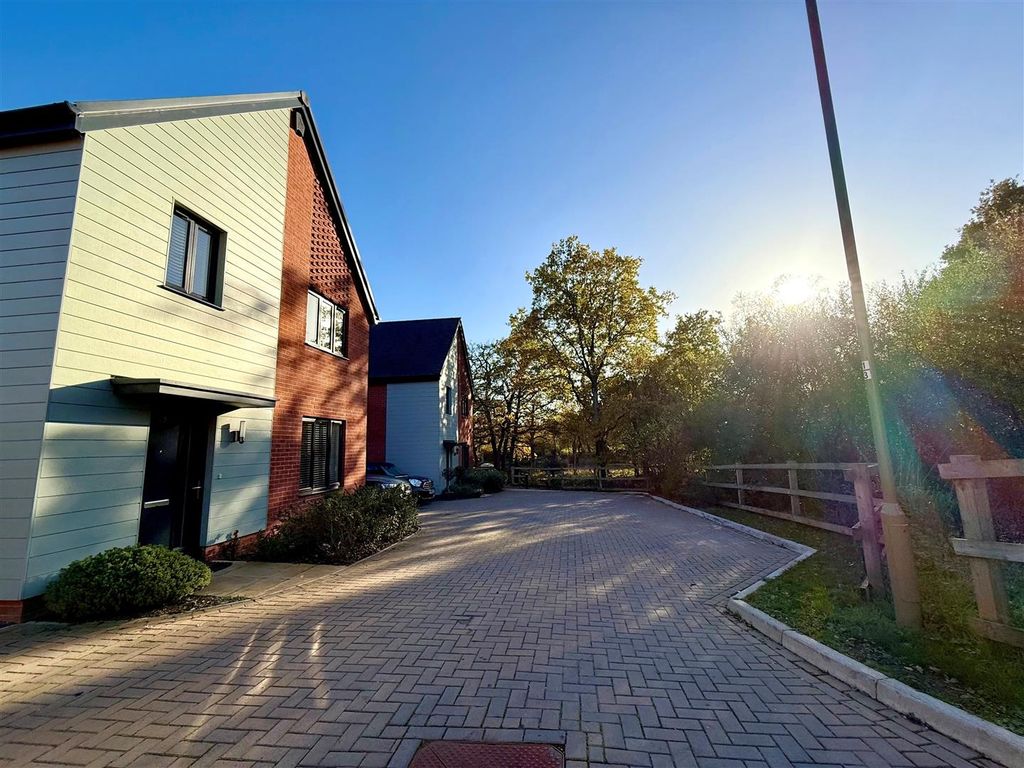 Property photo 3 of 17 Street View.Jpg