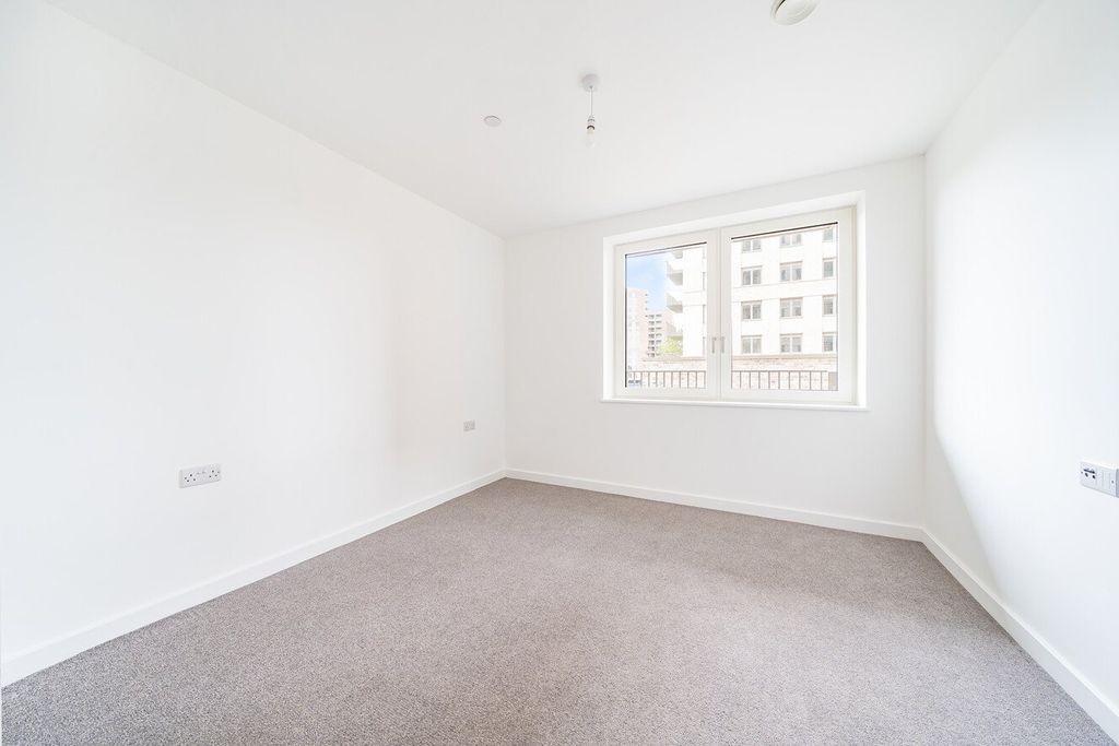 Property photo 3 of 12 Picture No. 01