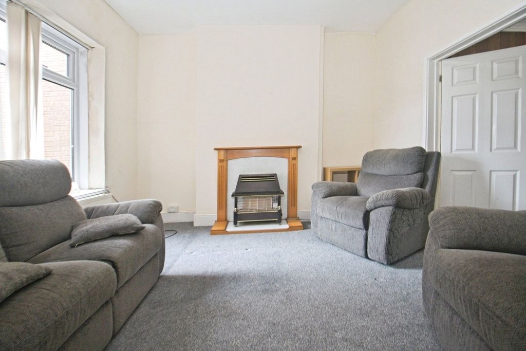 Property photo 3 of 19 Picture No. 02