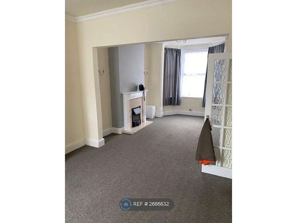 Property photo 1 of 6 Sitting Room