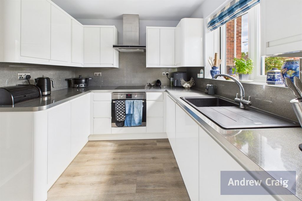Property photo 2 of 17 Kitchen