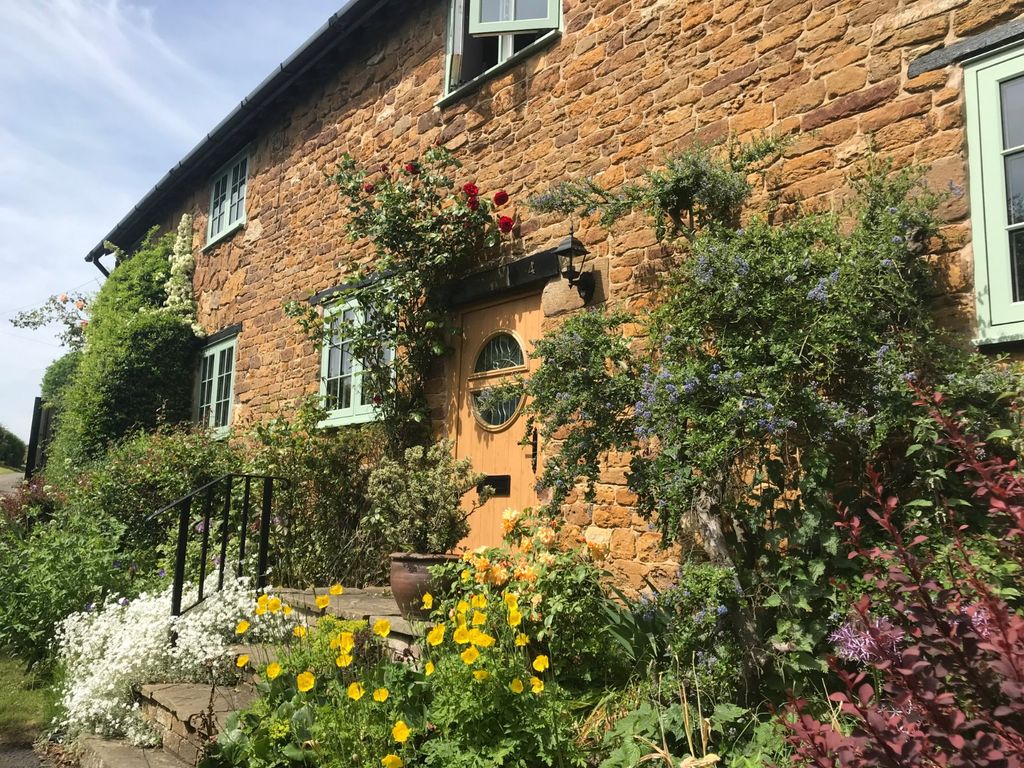 Property photo 2 of 27 Picture No. 50