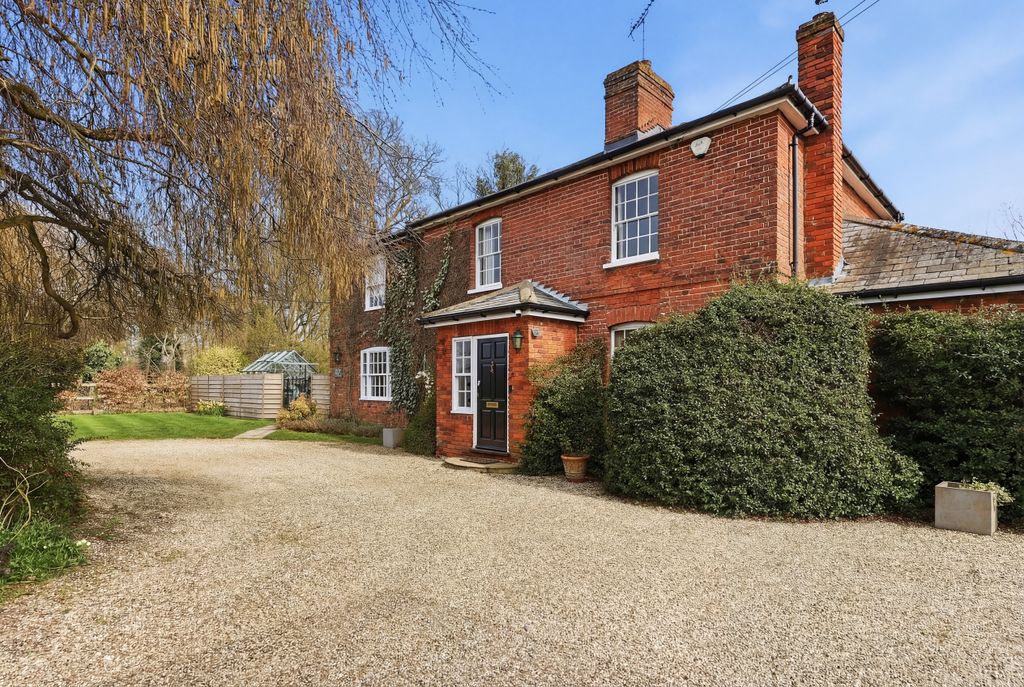 Property photo 1 of 51 Spinney House32