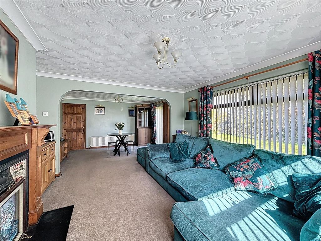 Property photo 3 of 25 Through Lounge Diner