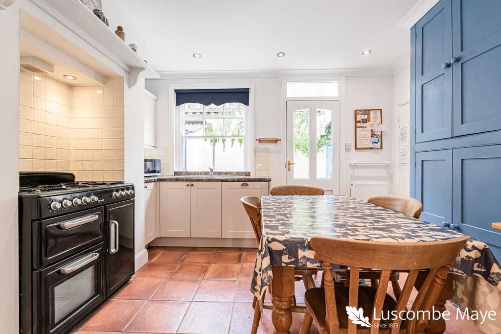 2 bed flat for saleDevon Road, Salcombe TQ8 photo 4