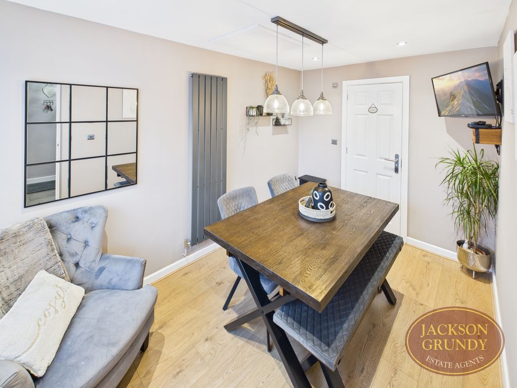 Property photo 2 of 17 Bollinger Close