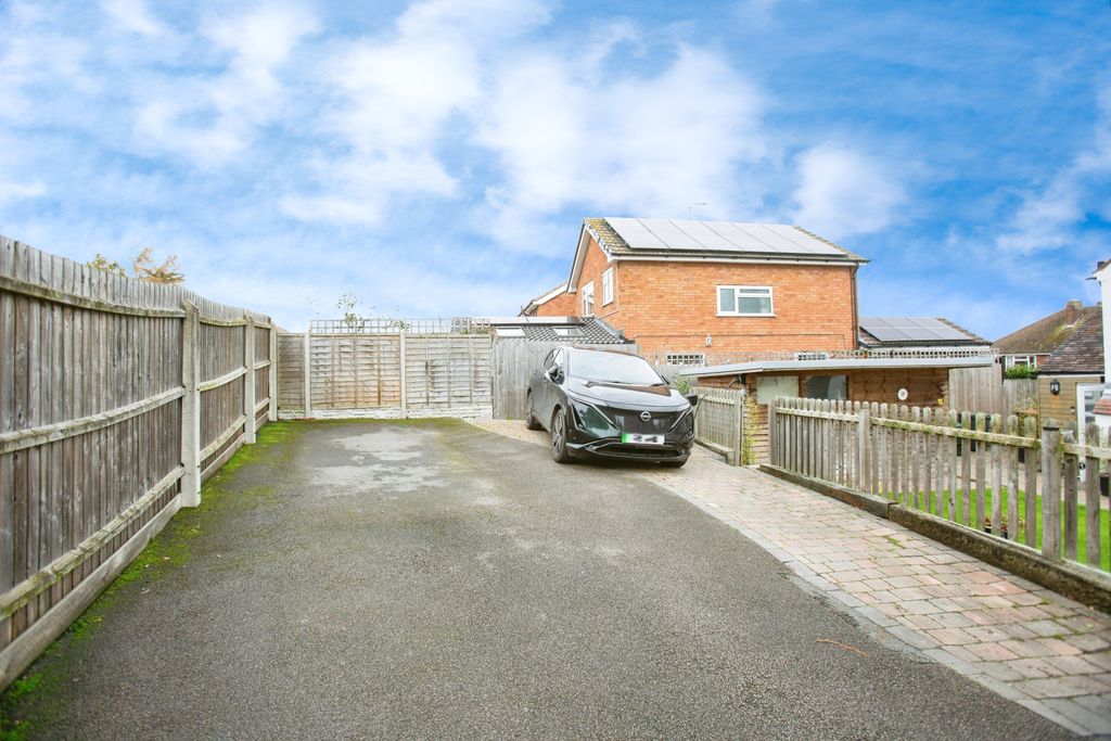 Property photo 3 of 21 57F6Dff7-Mw-9274