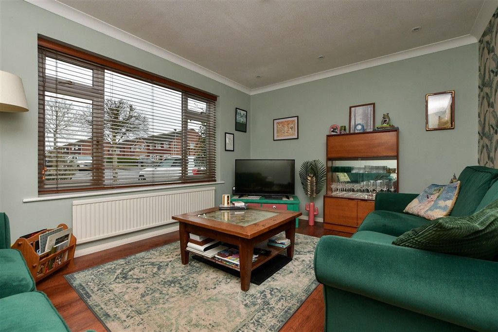 Property photo 2 of 10 Lounge