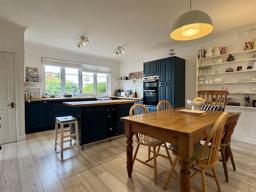 Property photo 2 of 47 Kitchen Dining Room