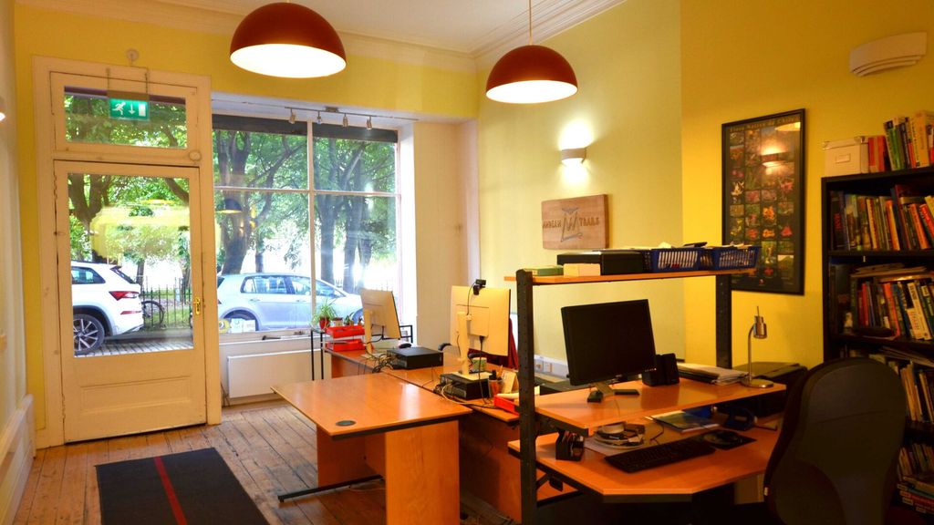 Property photo 2 of 12 Allied-Surveyors-Scotland-33 Sandport Place, Leith