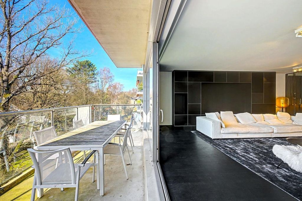 Property photo 2 of 22