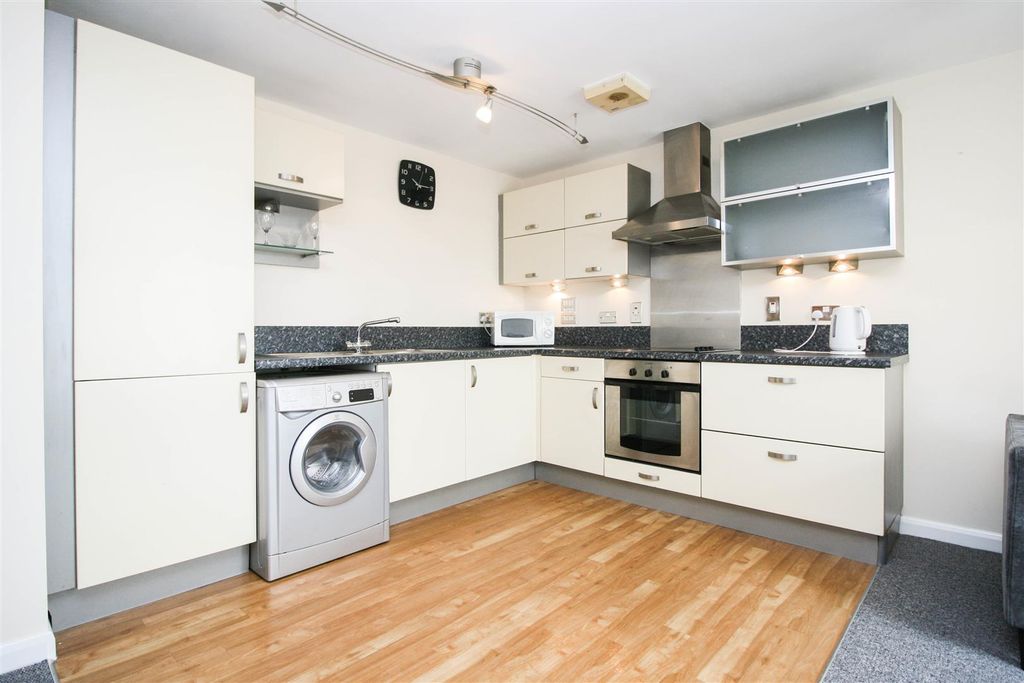 Property photo 2 of 7