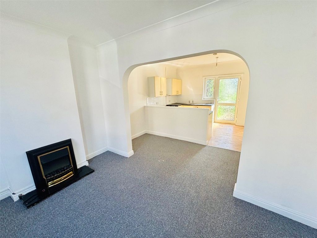 Property photo 3 of 10 Living Room