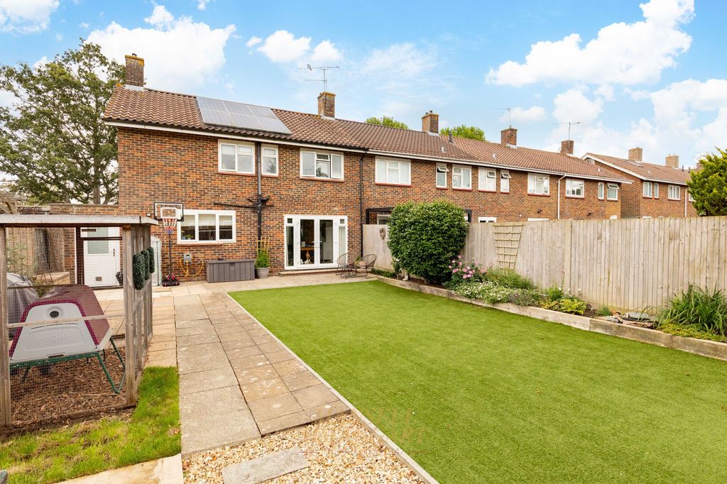 Property photo 3 of 32