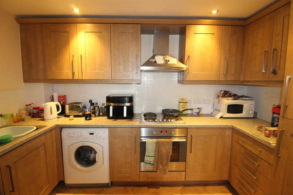 Property photo 3 of 8