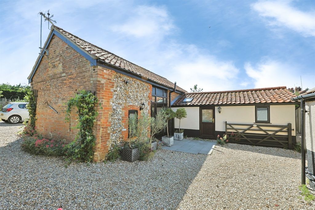 Property photo 2 of 34