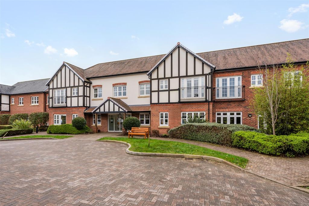 Property photo 1 of 15 Apartment 21 Ravenshaw Court_17.Jpg