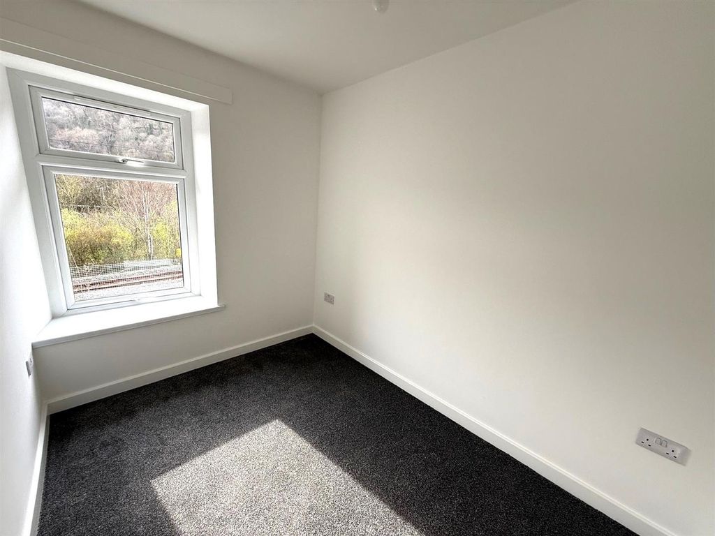Additional image 5 of Property to rentWestern Terrace, Cross Keys, Newport NP11