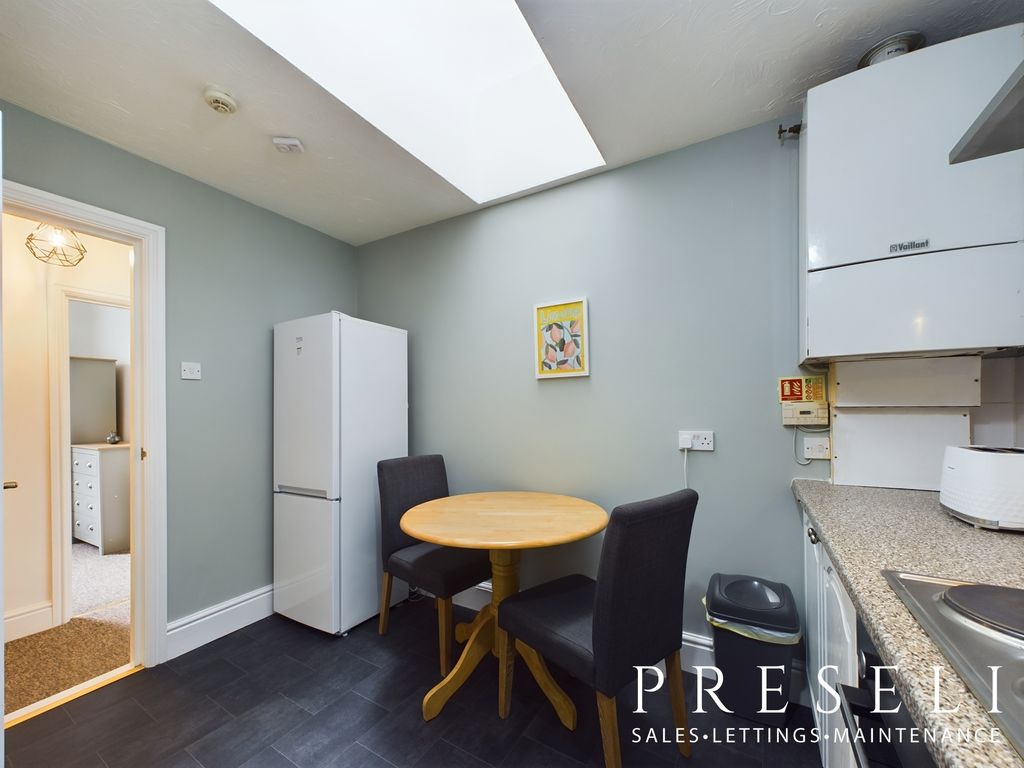 Property photo 3 of 8 Photo 9