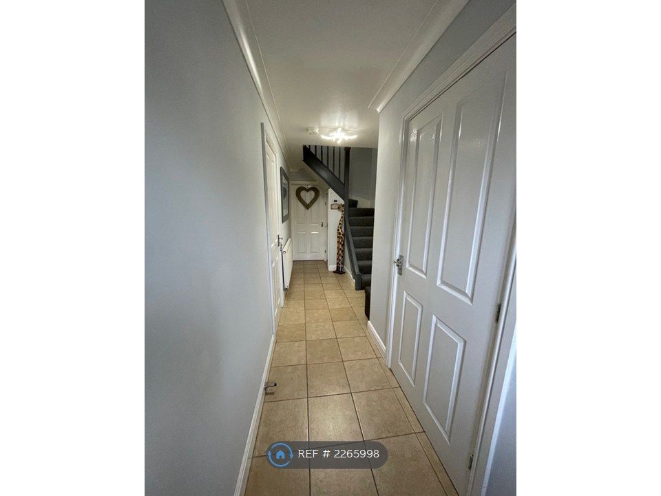 Property photo 3 of 35