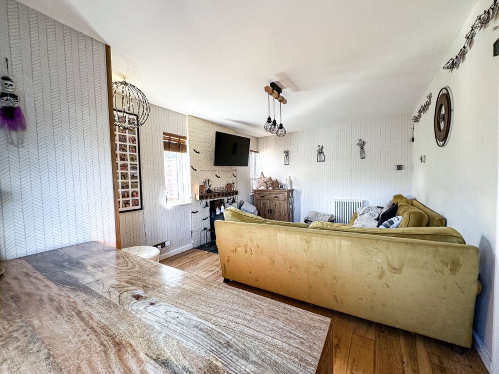 Property photo 3 of 20 3704836
