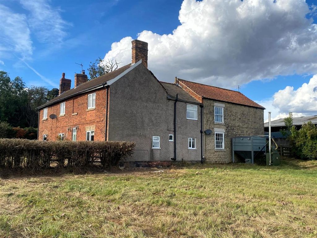 Property photo 2 of 33 Farmhouse And Cottage