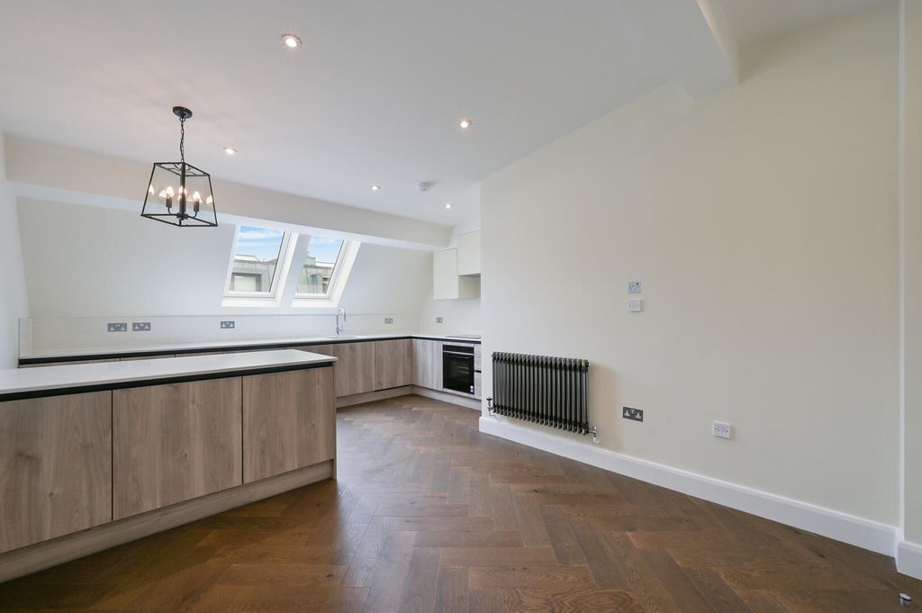 Property photo 2 of 9 Kitchen